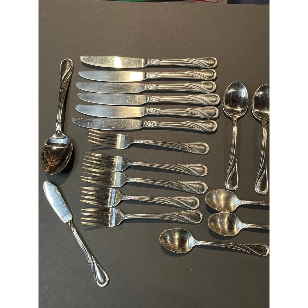 Pfaltzgraff Glennbrook Lot Of 19 Misc flatware